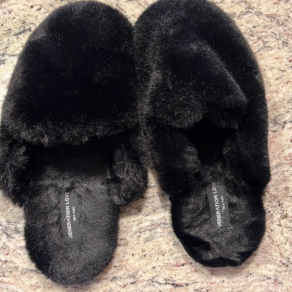 Generation, love, fuzzy, black slippers